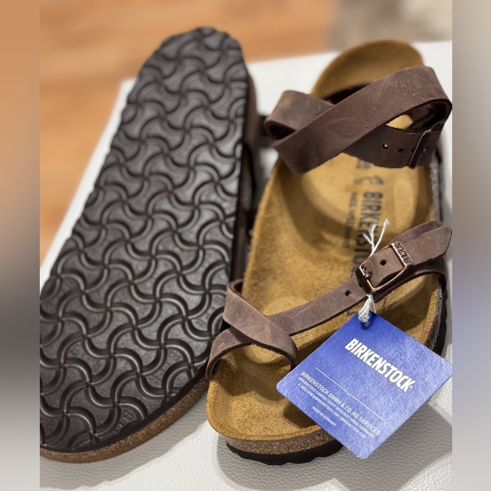 BIRKENSTOCK Yara Oiled Leather Sandal
